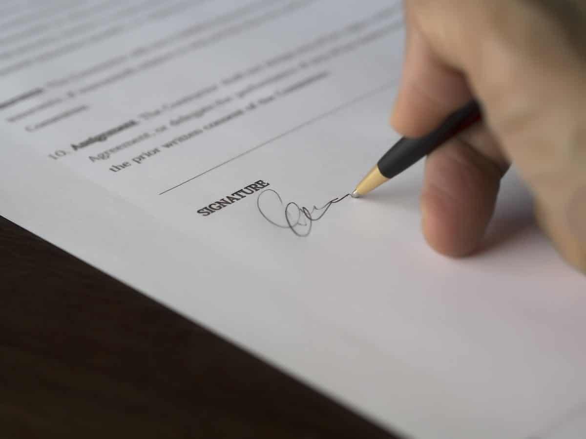 Maîtrisez les règles incontournables des contrats et transactions commerciales