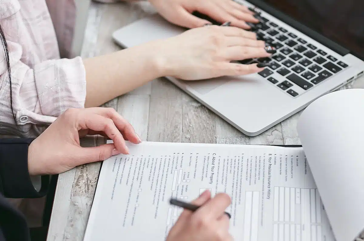 Transparence financière en entreprise : Guide pour se conformer aux réglementations en vigueur