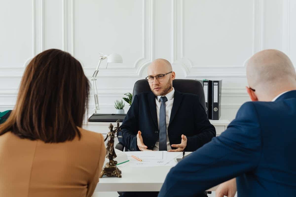 Gestion des litiges commerciaux : Guide complet pour une résolution efficace des conflits