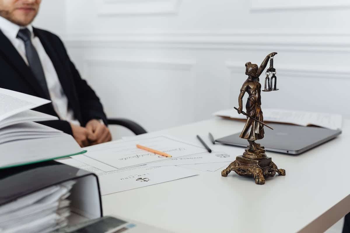 Les étapes essentielles pour la création ou la fermeture d’une entreprise : guide juridique complet
