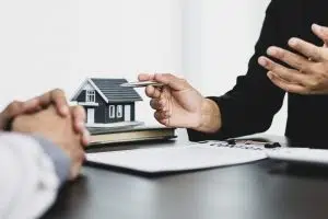 IAD Holding : les échanges immobiliers en ligne