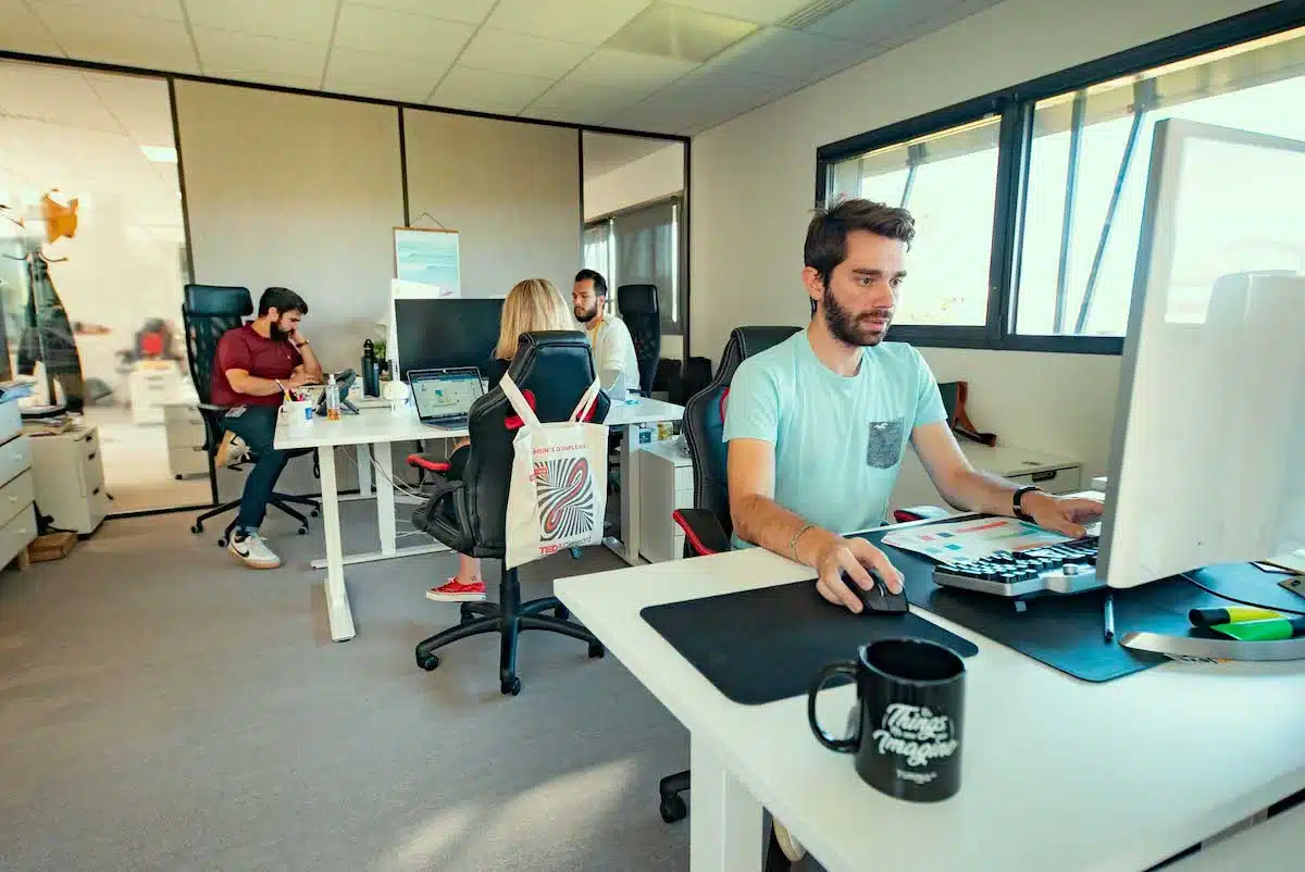 Le coworking et les fablabs