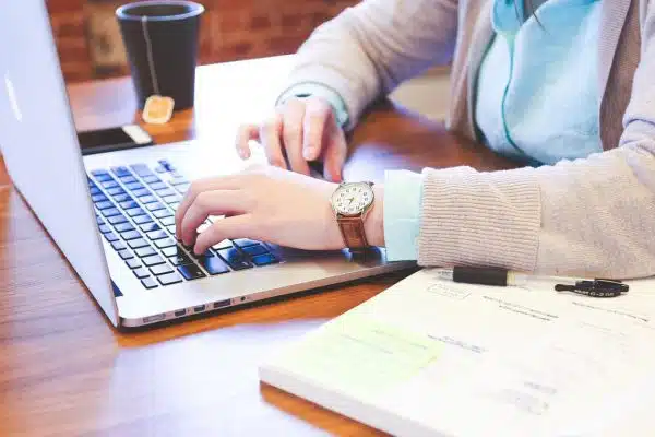 Comment se déroule la confection du mobilier de bureau de son entreprise ?