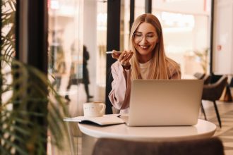 Développer sa clientèle en portage salarial : stratégies et astuces pour réussir