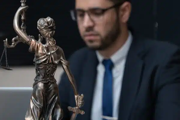 Huissier de justice à Villefranche-sur-Saône : services proposés, avantages et rémunérations