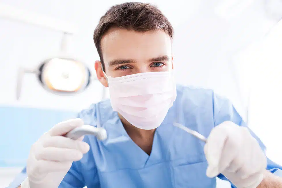 Quels sont les avantages et les inconvénients du métier de chirurgien dentiste ?