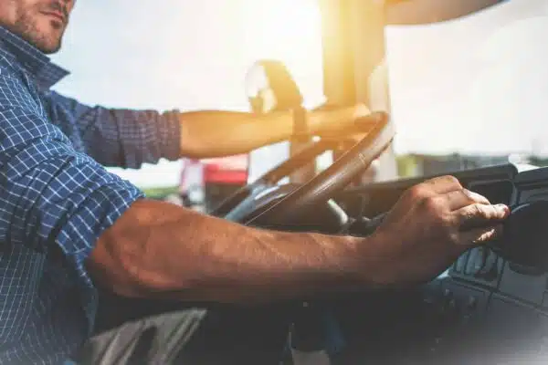 Offre d’emploi chauffeur routier : laquelle choisir pour exercer vos compétences